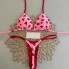 Set Qinjoyer rosa costumi da bagno femminile brasiliano bikini carine cartocco stampare costume da bagno sexy perizoma set 2023 abito da bagno da bagno da bagno da bagno abbigliamento da spiaggia