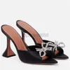 Célèbre été amina muaddi rosie sandals chaussures femmes arc les mules en cuir ornées glissa sur des pantoufles de fête de mariage bijou d'embellissement fleuriste talons hauts