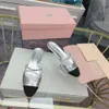 Miui Lederband High Heels Designerschuhe für Frauen luxuriöse Sandalen mit Schnalle Rund Toe Low Heels Fashion Party Dress Schuhe Größe 35-40