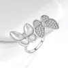 Ontwerper Hoge versie V Goud Hoge versie Beimu Butterfly Ring 3d Light Luxe Wegvinger Vrouw Personaliseerd klein en populair internet