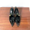 Segurança Pin Slingback Calfskin Patent Leather Bomba Sapatos Saltos de Estiletto Alto