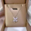 Clover Necklace Plant Four-Leaf Necklace Diamond Pendant Halsband Is Out Women Necklace Jewelry Moissanite Halsband Kvinnlig present Sterling Gold Silver Necklace