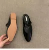 Kappy Solidny kolor płaski dolny połowa przeciągnięcia pojedyncze buty Kobiety Pasek krzyżowy zapatos para mjeresoutwear sandał