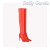 Bottes élastiques daim concis concis rouge solide stiletto talon haut sur le genou plus taille 2024 hiver sexy mode femme silky chaussures