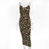 基本的なカジュアルドレスデザイナードレス夏の新しい女性Vネックオープンバックストラップドレスファッションセクシーなヒョウ柄ドレス