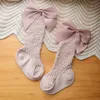 Kinder Socken Baby Girls Big Bow Socken Kinder Prinzessin Spanisch Ananas Stil Kleinkinder Langknie hohe Socken hohl Out Baby Floor Socken