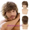 Wig Mens Bandband Style Golden Upwned Courte bouclée Coiffure inclinée Bangs de fibre synthétique de 12 pouces