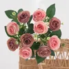 Fleurs décoratives s Silk Artificial Tea Bud Rose pour mariage Bridal Bouque Garden Décoration de Noël Couronnes Home Vase DIY Cadeau