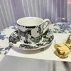 Tazze tazze caffè disegni vintage set di tè in porcellana tazze di porcellane e piattini con regalo di compleanno in ceramica cucchiaio