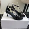 أعلى جودة Simple Stiletto Heel Sandal Hitten Heels Dress Shoes Womens Canle Strap Leather Leather Luxury Designer Heels Shoe Office Factory Factory with Box