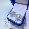 Pronto per la forma della forma del fiore S925 Sterling Silver con orecchini da uomo con moissanite Diamond VVS Orecchini in oro