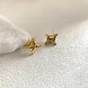 Brincos de garanhão wtltc Trendy assimétrico martelado para mulheres Minimalist Metal Big Studs Post de estrelas de quatro pontas