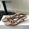 Scarpe casual sexy tacchi gattini sandali donne donne miste a fascia stretta festa vera vera pelle caviglia alla fibbia panca estate da donna