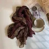 Sjalar vintage bomullslinne lapptäcke halsduk Kvinnor veckade halsduk Lång blommig fyrkantsscarf sjal mode vinter varm avslappnad halsduk sjal d240426