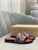 24SS Spring Designer heren slippers klassieke spike platte spikes glijbaan sandaal dikke rubber rode zool slippers casual mode klinknagels schoenen rode bodems diamanten slippers