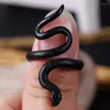 Cluster ringen Vintage Black Gun Winding Snake Opening for Women and Men Punk Fashion Jewelry Retro Animal Ring Nightclub Party Gifts