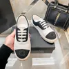 Designer Luxury Channel Casual Shoes Wholesale Sole Toile dissous Chaussures Style Femmes Chaussures décontractées Chaussures de sport Rétro Laçage Sole épaisse chaussure