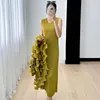 Lässige Kleider Miyake Damenkleid Herbst 2024 Rüschenkante Feste Farbe vielseitiger eleganter Tanktop Falten -Windbrecher