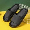 Pantofole uomini all'ingrosso sandali in pelle che assorbente flip flop sneskers scarpe da fondo morbido senza lacci turisti da tennis