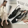 Casual schoenen 2024 Zomer dames comfortabele hoge hakken eenvoudige kleur matching ondiepe buitenfeestjurk dames sandalen