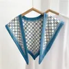 Sciarpe Triangolo Triangolo esterno a forma di scialle di sciarpa Scialli staccabili con crosputtini per le donne Protezione alle spalle Cloak Fallo Collar finta