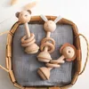 Mobile# Holztier Rasseln Spielzeug für neugeborene hölzerne teether baby 0 -12 Monate Baby Accessoire Cartoon Roman Babypflegewerkzeuge Teether Toys D240426