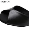 Sapatos de dança Dileechi Latin Women Black Real Leather Squure Party Ballroom Salto largo 5cm 902 Para idosos iniciantes