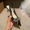 Sapatos casuais saltos altos sandálias sexy arco primavera/verão 2024 temperamento de cristal diamante pano colorido