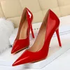 Autumn Patent Leather Beknopte damesschoenen Pointed Toe kantoor Hoge hakken Pumps Vrouwen sexy feest trouwschoenen ondiep naakt rood 240423