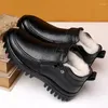 Botas 2024 Winter Men espesas espesas con la cremallera de cuero tibio Plataforma de tobillo para hombres zapatos de senderismo para hombres impermeables