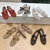 Mary Jane Buty 2024 NOWOŚĆ BALETU Panie Casual Flats Designer Sandals Wzorność