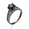 Cluster anneaux magnifiques noirs plaqués cubiques en zircone de mariage