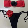 Blocage de couleur Rose sans bretelles avec sangle à cordon de maillot de bain divisé bikini