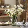 Fleurs décoratives en soie artificielle blanc 5 branches de beauté simulation de beauté marguerite fausse décoration pour home jardin bureau