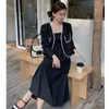 Robes de travail Français Femmes rétro Matching Ensemble de cardigan décontracté STRAP une ligne Black Robe Fashion 2pcs Korea Chic Bureau Dame Tenises