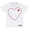 2024 Fashion Mens Play T-shirt Garcons Designer Shirts Red Comes coeur Casual Womens Des Badge Graphic Heart Derrière la lettre sur la poitrine CDG broderie à manches courtes HS
