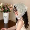 Bandanas Durag Lace floral headwear for womens retro sweet exquisite triangular hair with light travel headwear 240426