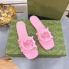 Projektowniki 24SS, damskie mody gumowe gumowe litery blokujące slajdy, najnowsze haftowe sandały kwiatowe, damskie kobiety sandale buty claquette