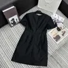 Robes sexy urbaines Designer Spring and Summer Nouveau Nanyou Pra Simple Elegant Style épissant le cou carré jupe A-Line Hem Robe à manches courtes pour femmes MSRT