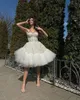 Sparing cekinowa suknia balowa sukienki ślubne spaghetti pasek tiere krótka suknia ślubna brokat tiul długość kolan vestidos de novia
