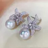 Studörhängen 2024 Pearl Princess Temperament Star for Women Tiktok European och American Fashion Can Love Small Ear Buckle Jewelry