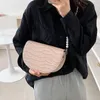 Sacs à bandouliers Fashion Pearl Chain Saddle Crossbody for Women 2024 Luxury Design Spolds Hands Sacs Messenger Messenger Cluth High Quality