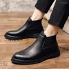 Chaussures habillées quatre saisons en cuir sculpté en cuir masculin British Business Formal Wear Forme-Up Simple Derby