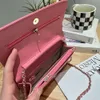 Lüks deri çanta tasarımcısı kadın çantası yeni stil çok yönlü servet elmas ızgara havyar tek omuz orijinal deri kapaklı koyun crossbody çanta woc zincir çanta