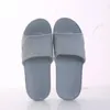 Femmes Planchers intérieurs Chaussures plates Summer Nonslip Flip flip Bath Home Slippers Femme Slipper Zapatillas de Hombre 240417