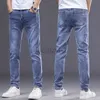 Jeans masculin printemps / été nouveau jeans masculin jeans slim fit petit pantalon de pied tendance petite pieds droits pantalon long décontracté élastique plus pantalon taille