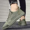 Casual Shoes Men Canvas Fashion Wygodne lekkie trampki okrągłe głowę bez pośpiechu mieszkania do chodzenia mokasyna zapatillas hombre