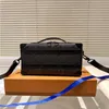 Topp lyxig designerboxväska Herrväska axelväska crossbody väska messenger väska plånbok lågmey och stadig 22 cm chngw
