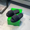 Pantofole Designer Sandals Slide Slides Camera Pavimento in gomma Sponge Sole Erba Resort Spessa Donne House Suota Blaster Tandiculla Tancherina Rosa verde