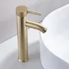 Rubinetti del lavandino del bagno spazzola per lavabo oro miscelatore di rubinetto freddo del rubinetto del ponte motivano tocco in acciaio inossidabile a singolo foro dorato